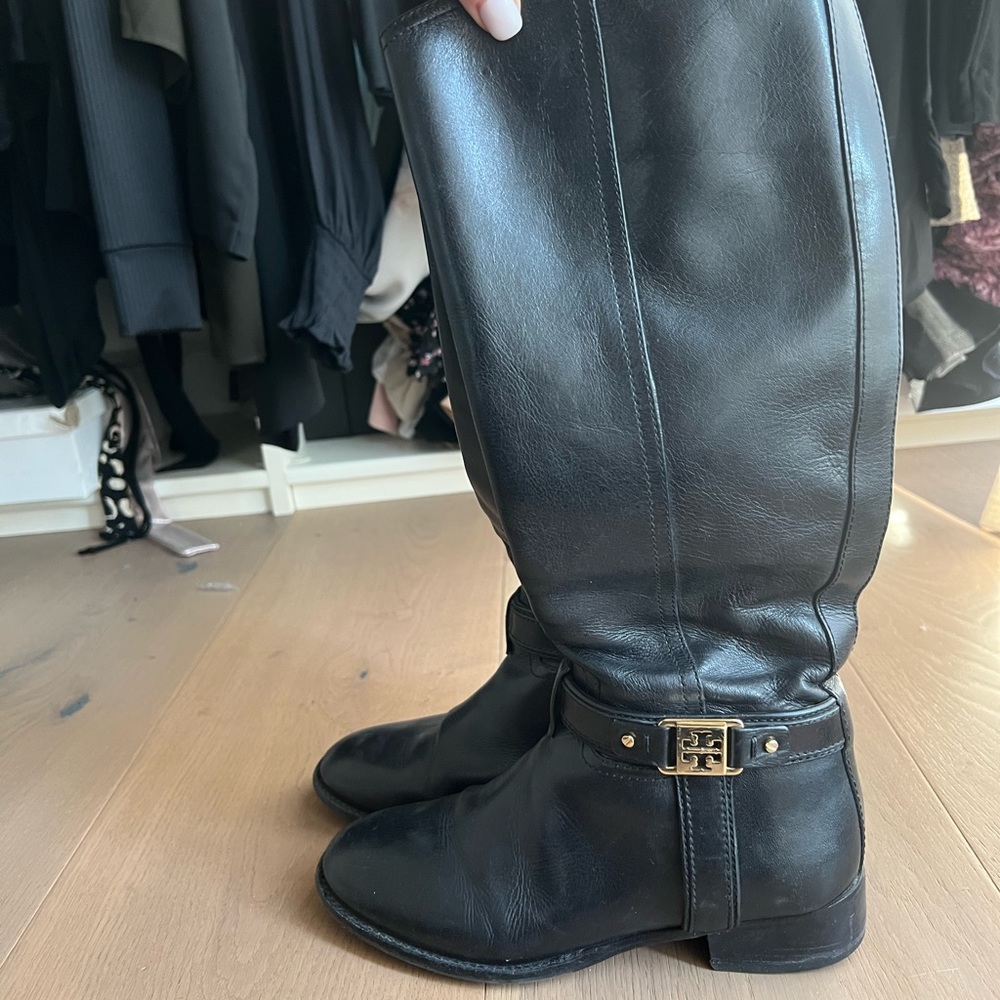 Tory Burch boots 7.5